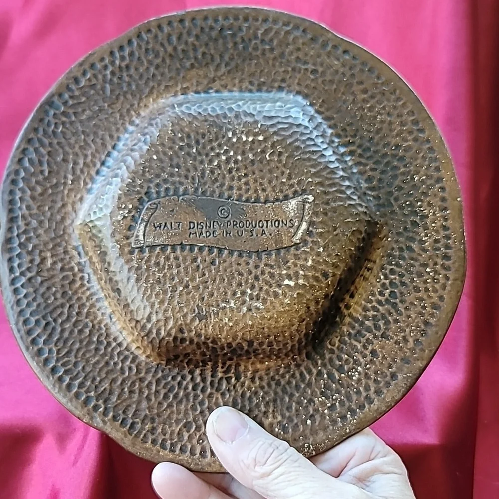 WALT DISNEY PRODUCTIONS Disneyland Souvenir plate from the 70s - Picture 7 of 7